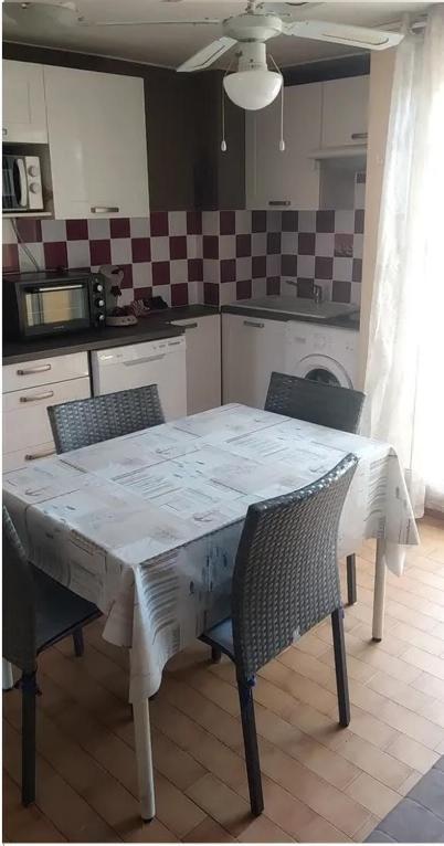 גרואיסאן Appartement T2 Avec Piscine, Proche De La Plage Et Du Port מראה חיצוני תמונה